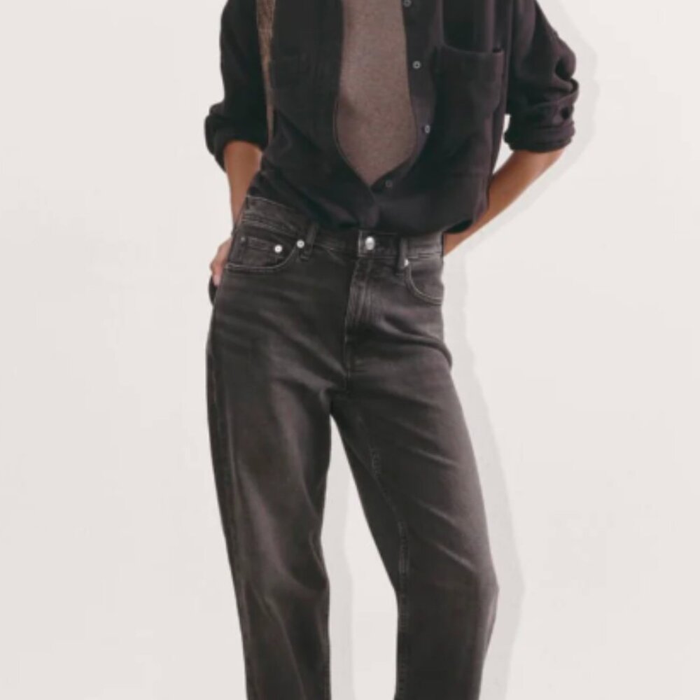 Everlane Straight Cheeky Jean in color "Night"